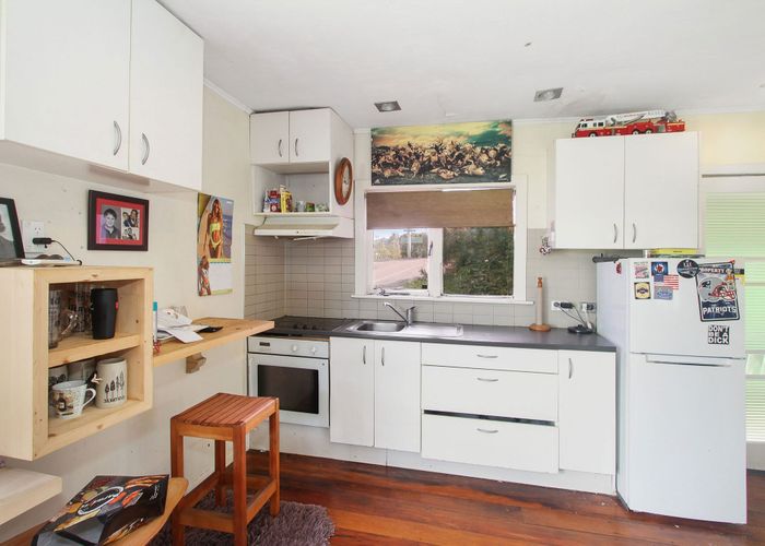  at 4 Mceldowney Road, Titirangi, Auckland
