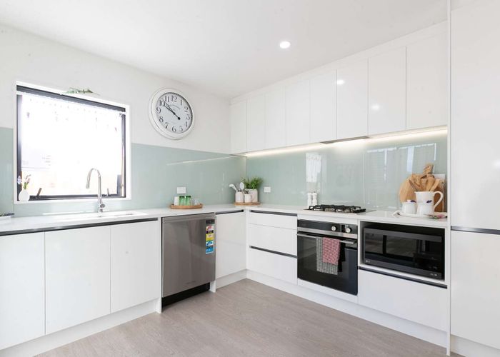  at 90C Seymour Road, Sunnyvale, Waitakere City, Auckland