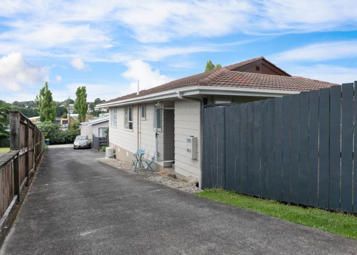  at 1/20 Lambrown Drive, Totara Vale, North Shore City, Auckland
