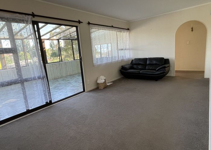  at 17 Flatley Avenue, Farm Cove, Manukau City, Auckland