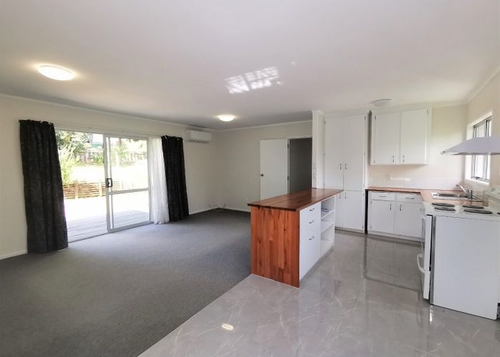  at 44 Cedar Heights Ave, Massey, Waitakere City, Auckland