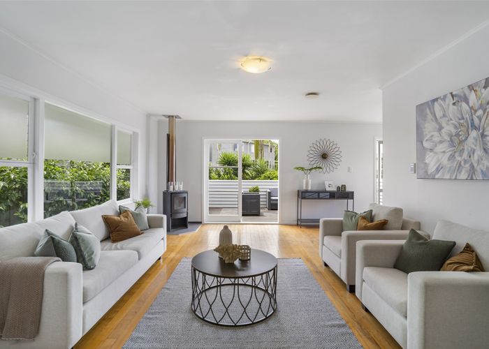  at 16 Apirana Avenue, Glen Innes, Auckland