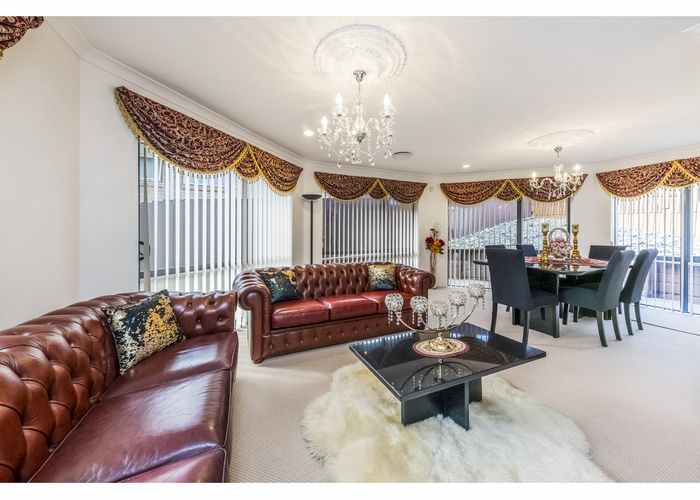  at 9 Atlantic Place, Goodwood Heights, Auckland