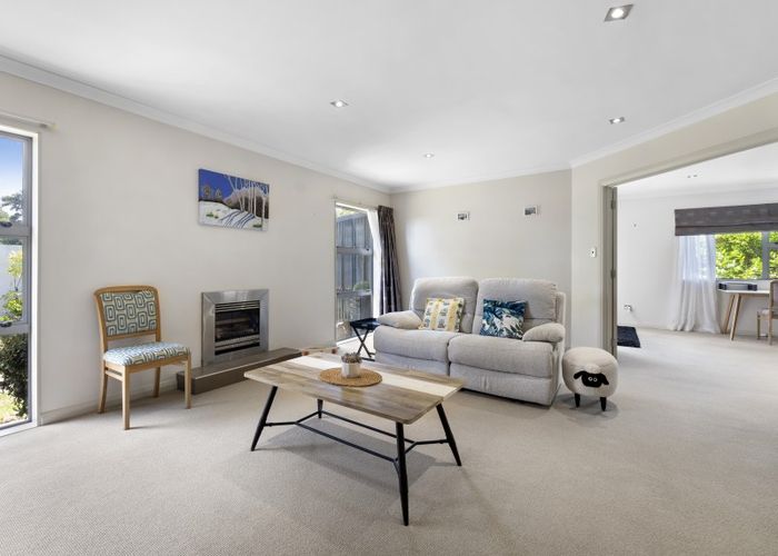 Free property data for 624 Pioneer Highway, Highbury, Palmerston North