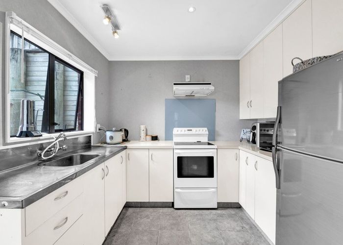  at 10 Clawton Street, Westown, New Plymouth