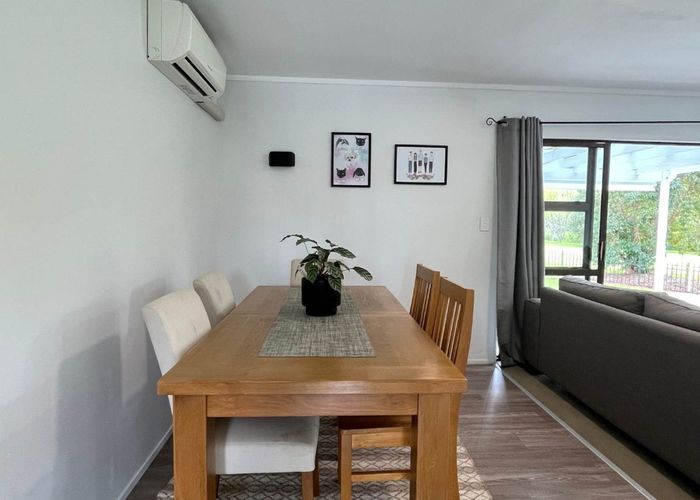  at 38 Redlands Grove, Swanson, Auckland