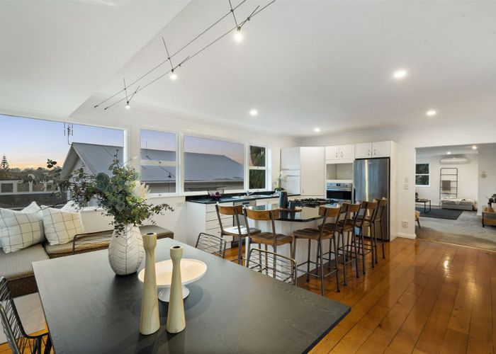  at 1/14 Wernham Place, Northcote, Auckland