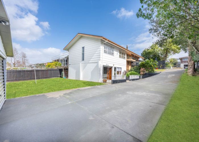  at 71 Meadway, Sunnyhills, Manukau City, Auckland