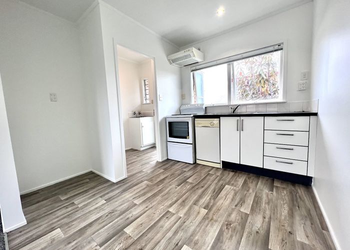  at 2/12 Aramoana Ave, Devonport, North Shore City, Auckland