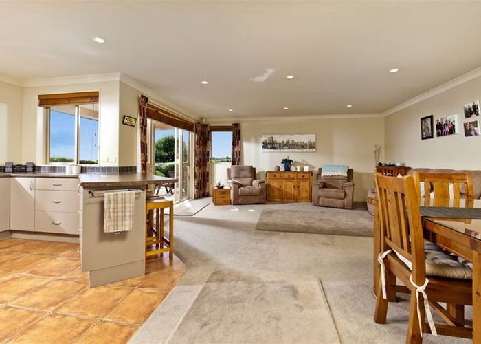  at 35 Sapperton Drive, Henderson, Auckland