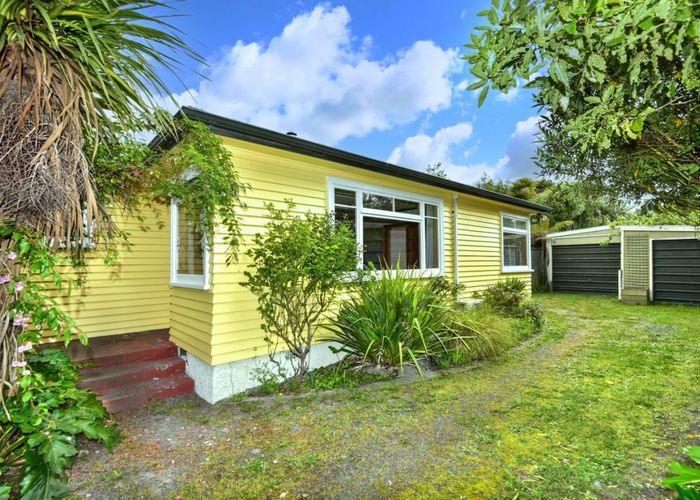  at 9 Moyna Avenue, Dallington, Christchurch