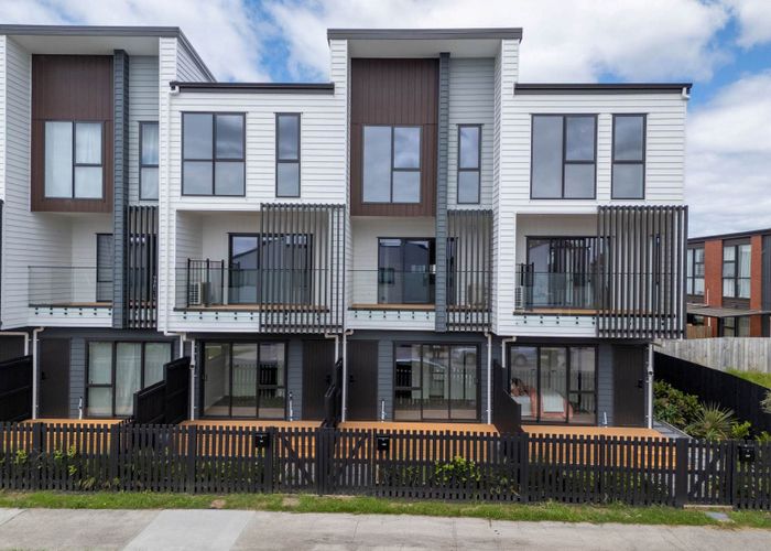  at 4 Pilot Drive, Hobsonville, Waitakere City, Auckland