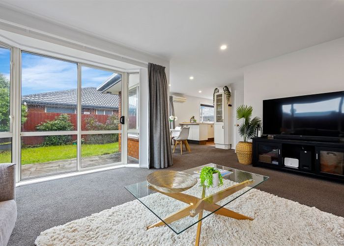  at 2/30 Seymour Street, Hornby, Christchurch