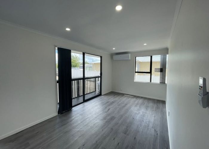  at 2/35A Somerset Road, Mount Roskill, Auckland City, Auckland