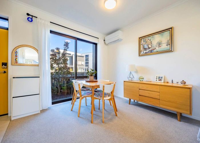  at 4 Tuhono Lane, Northcote, North Shore City, Auckland