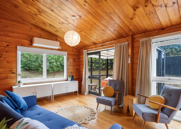 at 18 William Street, Waikanae Beach, Waikanae