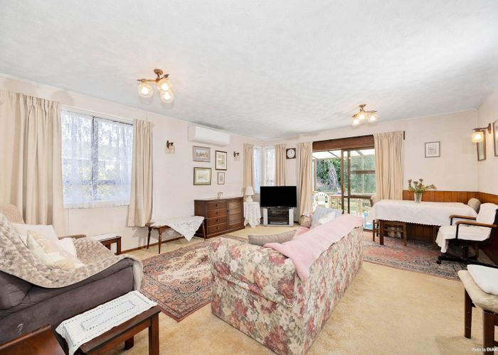  at 16 Enderby Drive, Te Atatu Peninsula, Waitakere City, Auckland