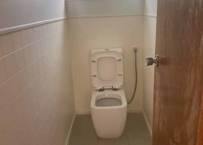  at 9/869 Beach Road, Torbay, North Shore City, Auckland