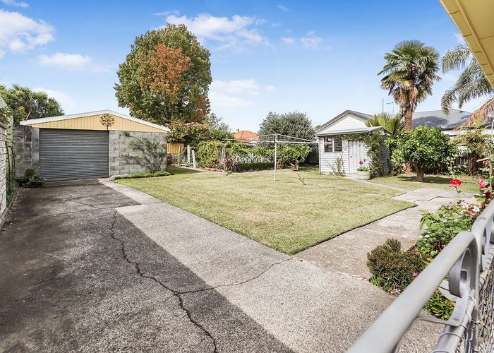  at 1070 Heaphy Terrace, Fairfield, Hamilton