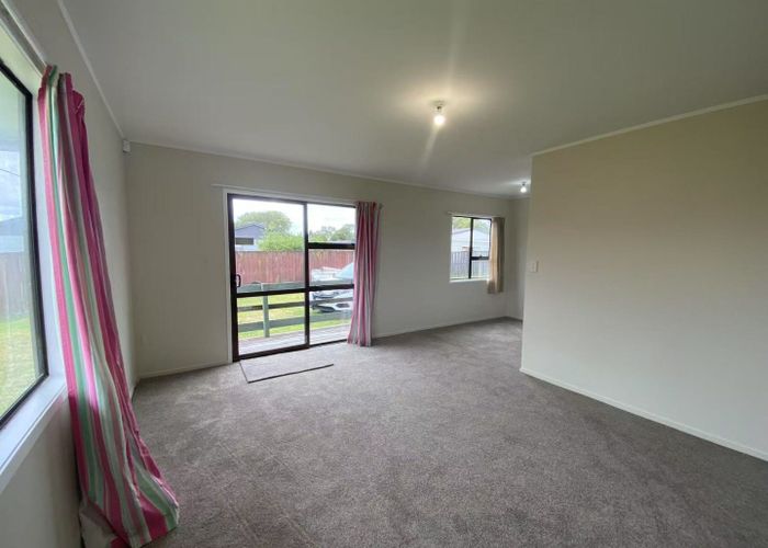 at 2/24 Burundi Avenue, Clendon Park, Auckland
