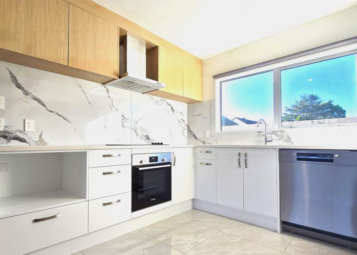  at 8D Taurima Avenue, Point England, Auckland City, Auckland