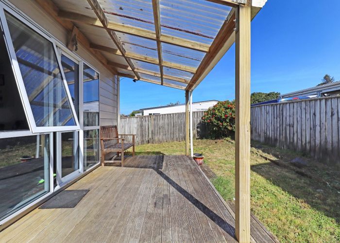  at 275 Dowse Drive, Maungaraki, Lower Hutt, Wellington