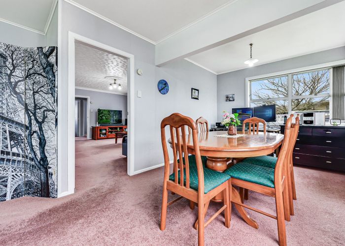  at 20 Pamela Place, Deanwell, Hamilton