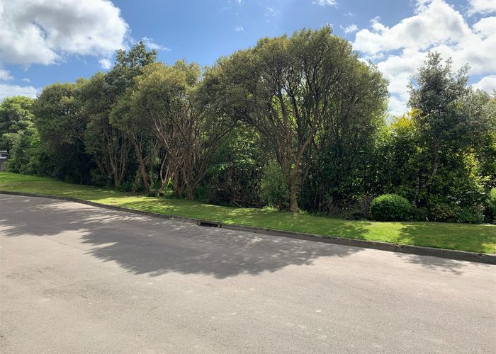  at 27 Westhaven Drive, Tawa, Wellington