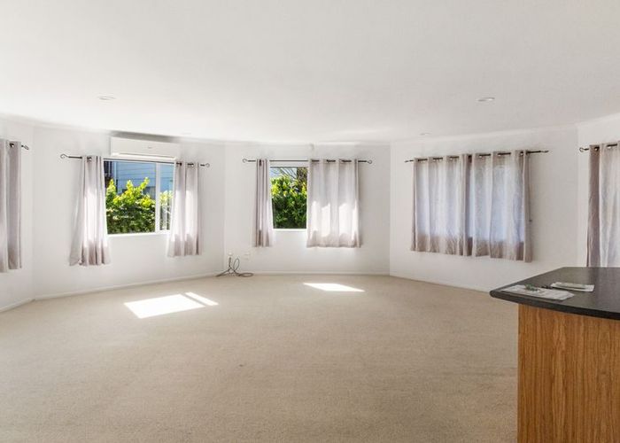  at 7 Rosebay Rise, Henderson, Waitakere City, Auckland
