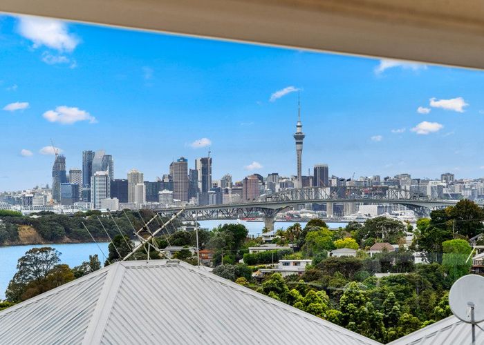  at 3/14 Wernham Place, Northcote, Auckland