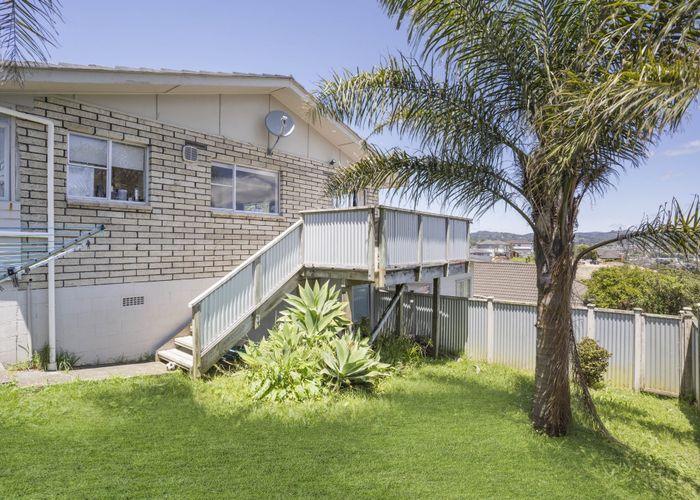  at 121 Sunnyside Road, Sunnyvale, Auckland
