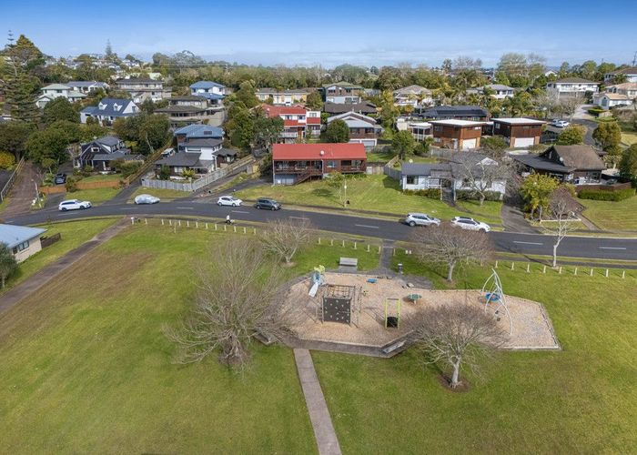  at 24 Bronzewing Terrace, Unsworth Heights, North Shore City, Auckland