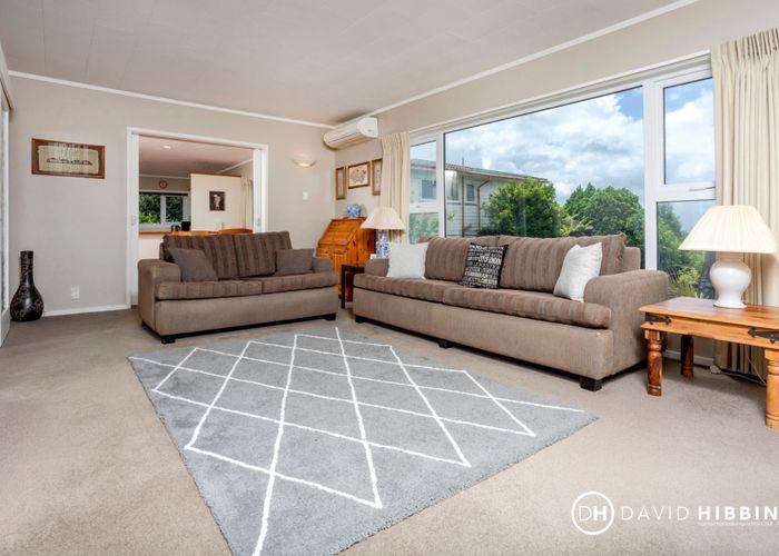  at 10 Woodcote Drive, Glenfield, North Shore City, Auckland
