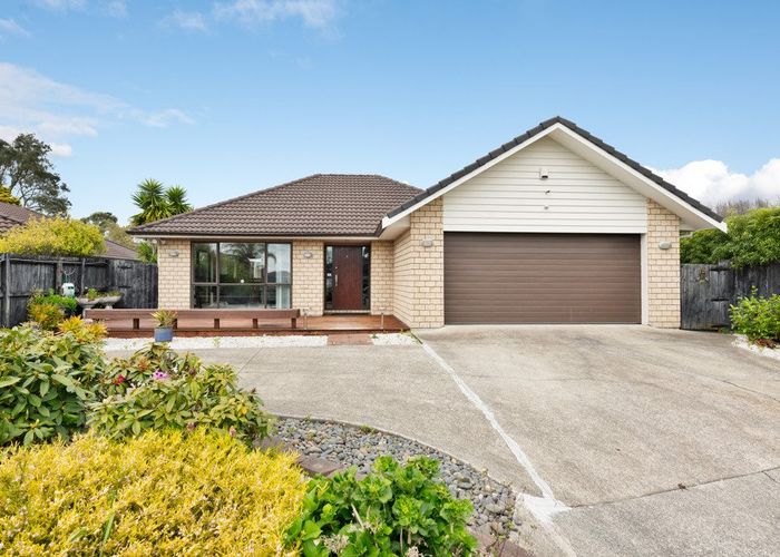 at 112 Lake Panorama Drive, Henderson Valley, Auckland