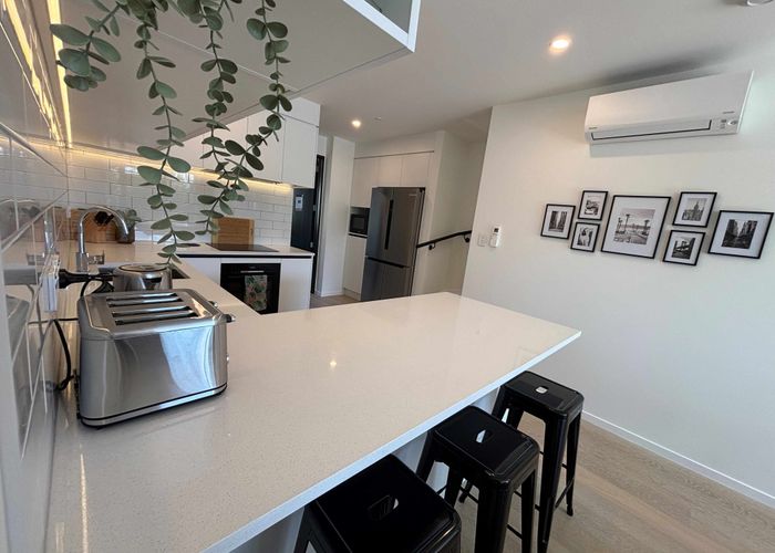  at Room 3/11/872 Mount Eden Rd, Three Kings, Auckland City, Auckland