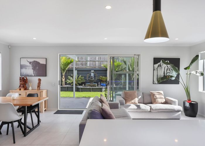  at 16 Samuel Cassidy Avenue, Swanson, Waitakere City, Auckland