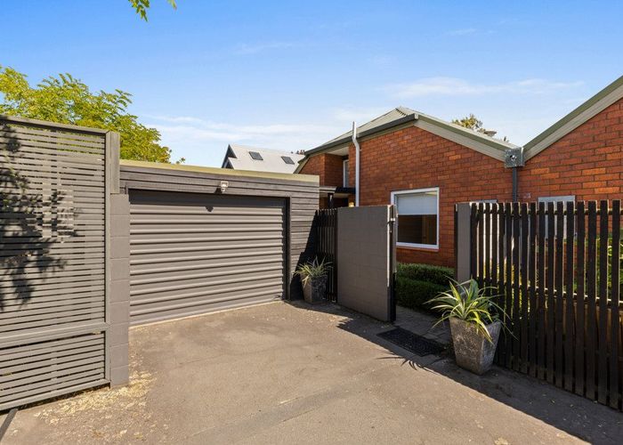  at 3/93 Aikmans Road, Merivale, Christchurch City, Canterbury