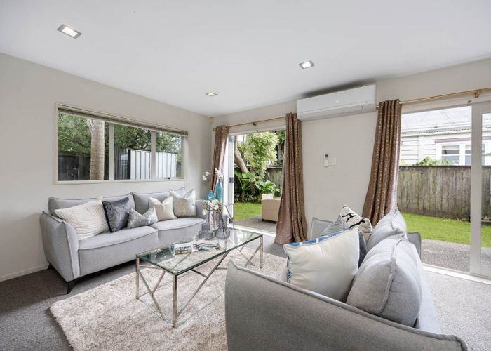  at 10 Pecan Place, Avondale, Auckland City, Auckland