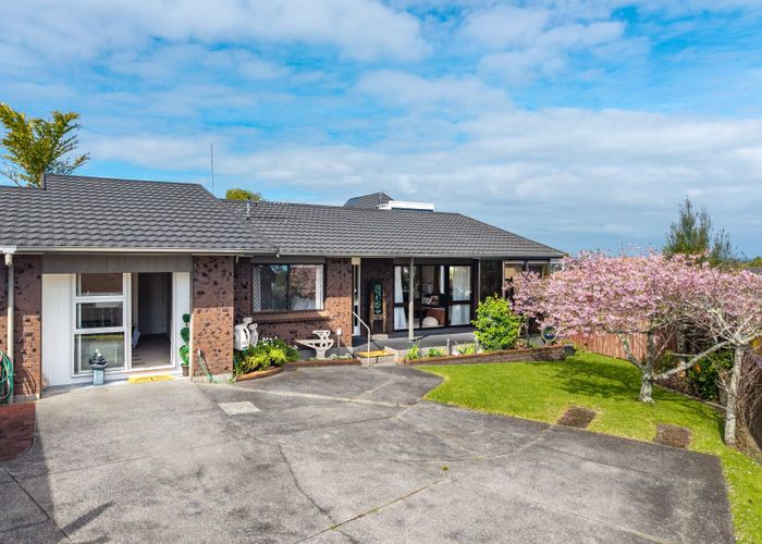  at 2/42 Cromdale Avenue, Highland Park, Manukau City, Auckland