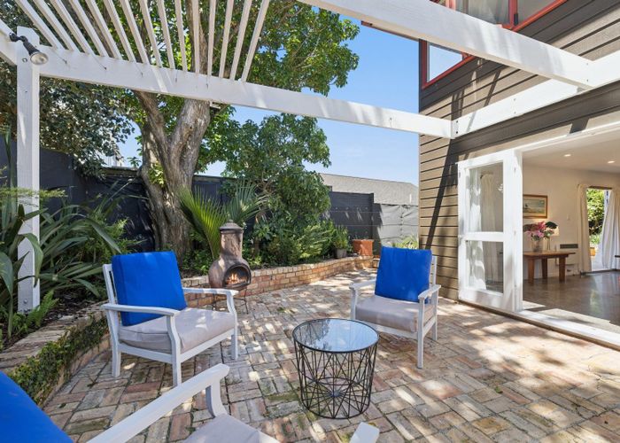  at 8a Wicklow Road, Narrow Neck, North Shore City, Auckland