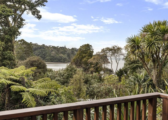  at 74 Laingholm Drive, Laingholm, Auckland