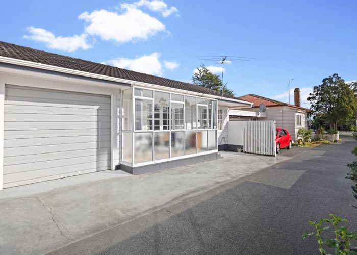  at 2/257 Shirley Road, Papatoetoe, Manukau City, Auckland