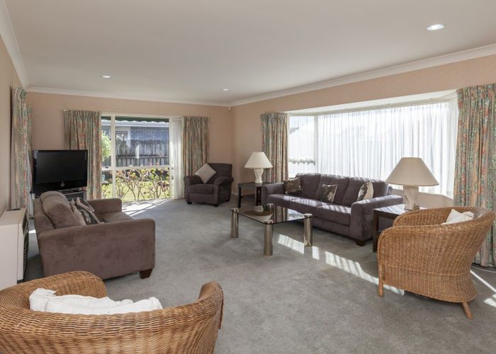  at 2 Crown Hill, Paraparaumu
