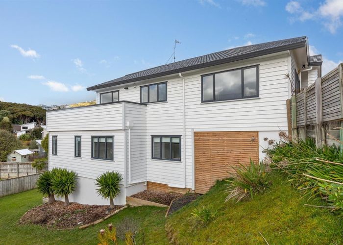  at 41 Samwell Drive, Whitby, Porirua