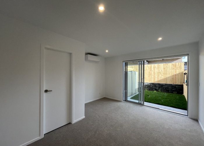  at 4 Ngae Place, Mangere East, Auckland