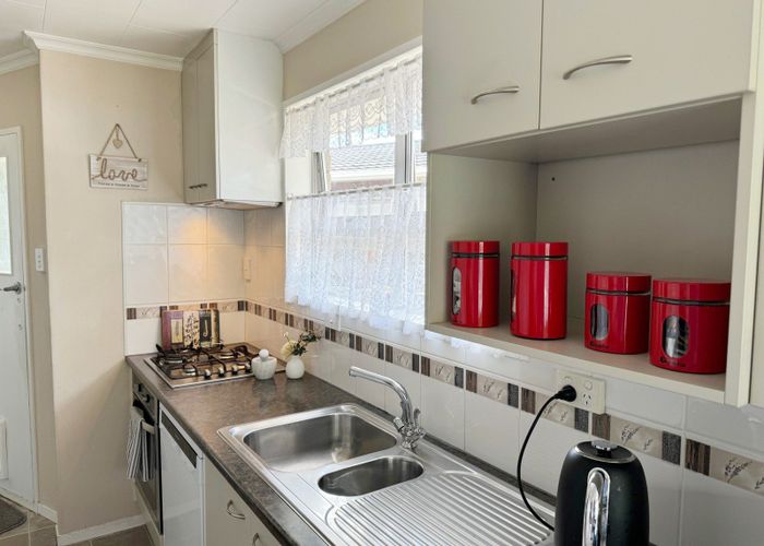  at 27 Meadowbrook Drive, Cloverlea, Palmerston North