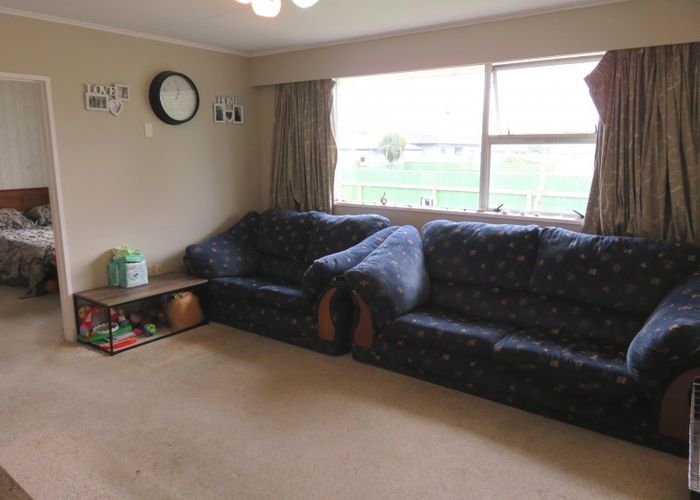  at 2/284 Botanical Road, West End, Palmerston North