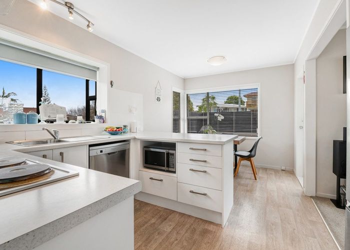  at 1/11 Northwick Place, Hillcrest, North Shore City, Auckland