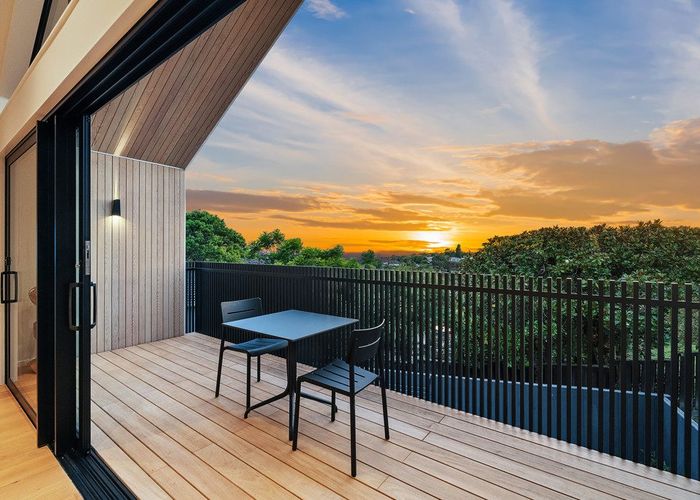  at 15C Kiri Place, Mairangi Bay, Auckland