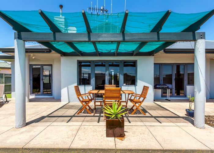  at 34 Royal Oak Drive, Kelvin Grove, Palmerston North